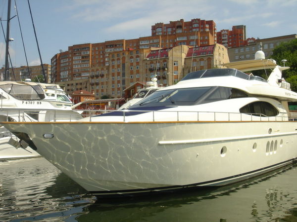 Azimut 74